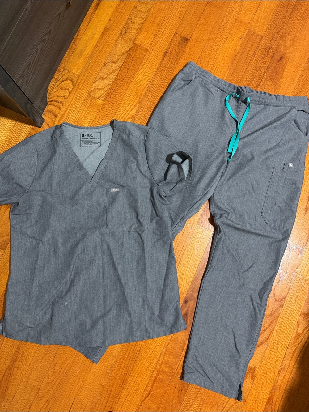 Figs Gray Scrub Set with Teal Drawstring